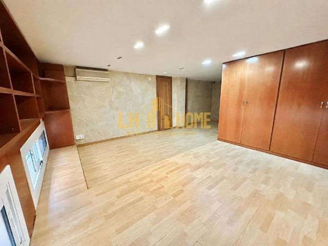 Estudio en venta en calle De Francesc Layret, Cornellà de Llobregat, de 52 m² por 119.000