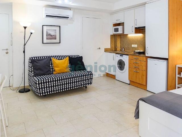 Estudio en venta en calle De la Barca, Girona, de 30 m² por 220.000