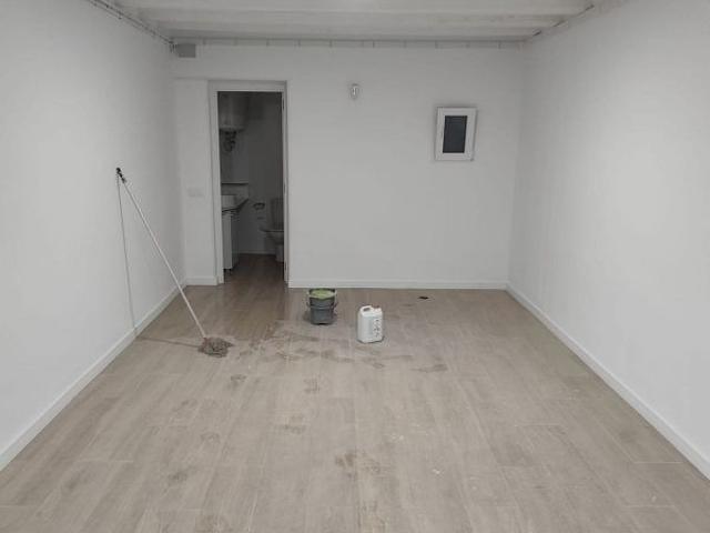 Estudio en venta en calle De L'hospital, Barcelona, de 43 m² por 139.000