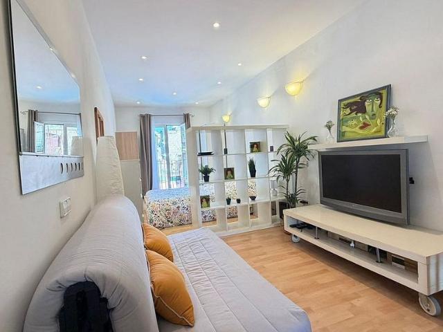 Estudio en venta en calle De Sant Antoni Abat, Barcelona, de 34 m² por 169.000