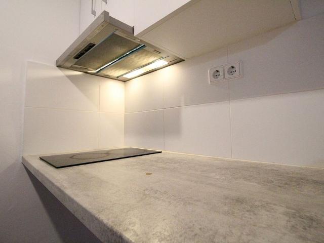 Piso en venta en calle De Viladomat, Barcelona, de 27 m² 2 habitaciones por 127.000