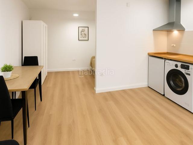 Estudio en venta en Cornellà de Llobregat, Sant Ildefons. OPORTUNIDAD DE INVERSIÓN · TOTALMENTE REFORMADO · 30 M². Estudios Cornellà de.