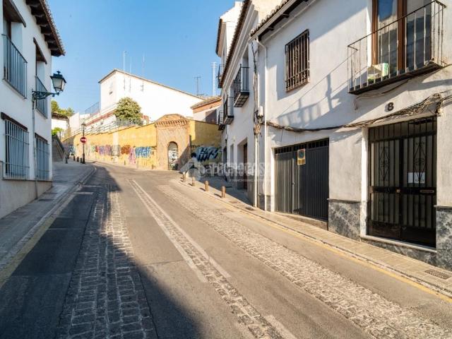 Estudio en venta en Granada, San Ildefonso. Piso en venta en Granada. Estudios.
