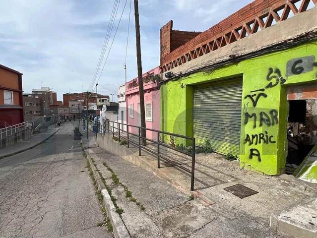 Estudio en venta en pasaje Dels Encants, Badalona, de 166 m² por 250.000