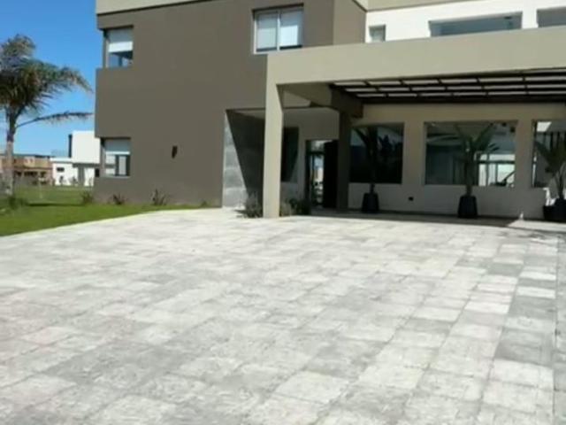 Casa en VENTA DE CASA EN LA CALLE LOS ROBLES 5901 TERRALAGOS