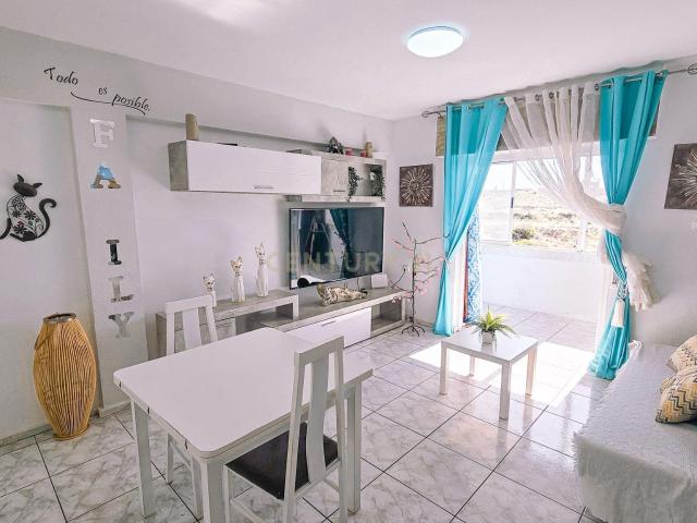 Estudio Renovado con Vistas al Mar en Paraíso del Mar, El Ejido, Almería