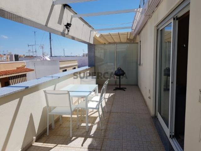 Estúdio/ T0 para venda na principal avenida de Vila Real de Santo António