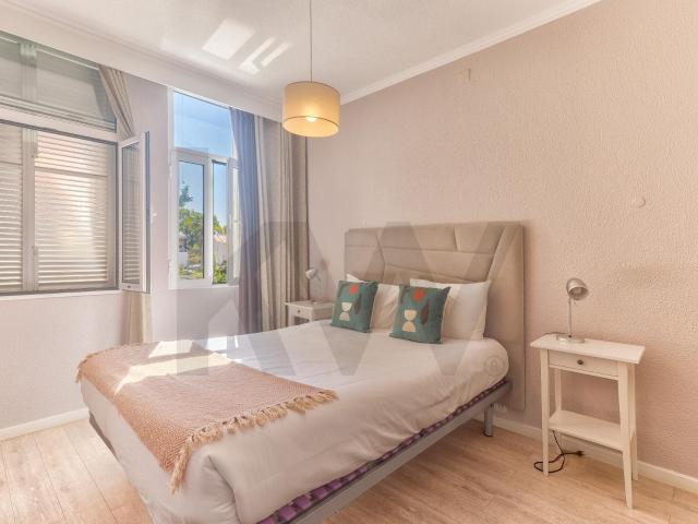 Estúdio Transformado em T1 no Edifício Navio Azul, Estrada M. 40m² São Martinho