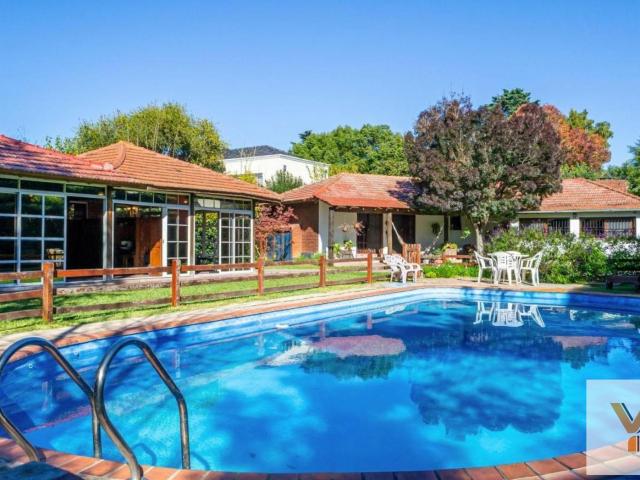 Casa en Los Aromos e/ Los Padres y El Maiten Barrio Parque El Trébol