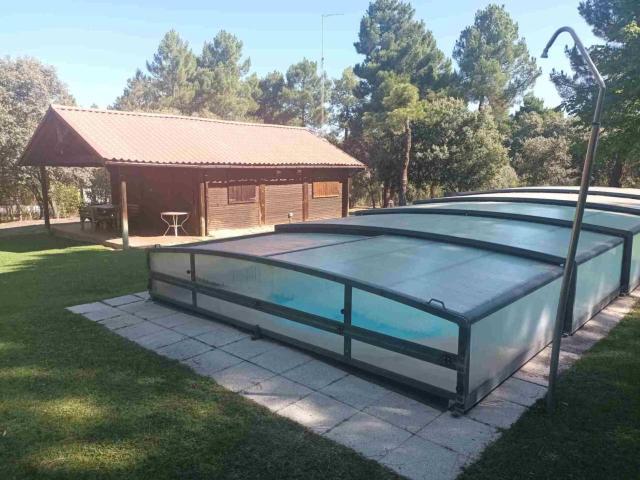 ESTUPENDO CHALET DE MADERA CON PISCINA EN MARUGAN SEGOVIA