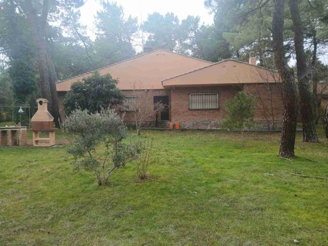 ESTUPENDO CHALET EN MARUGÁN SEGOVIA