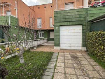 Estupendo chalet en Aldeamayor de San Martín con patio y garaje