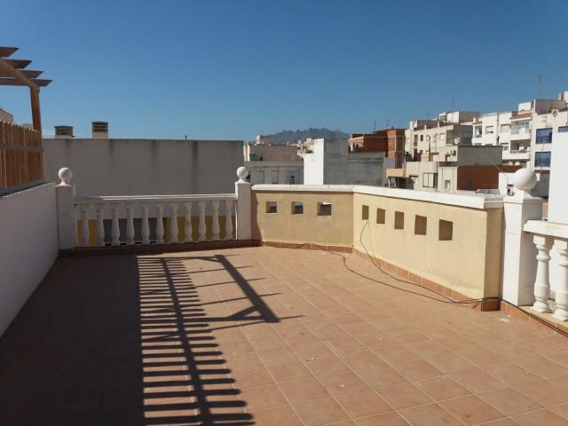 ESTUPENDO APARTAMENTO CON TERRAZA DE 40M2 EN GARRUCHA