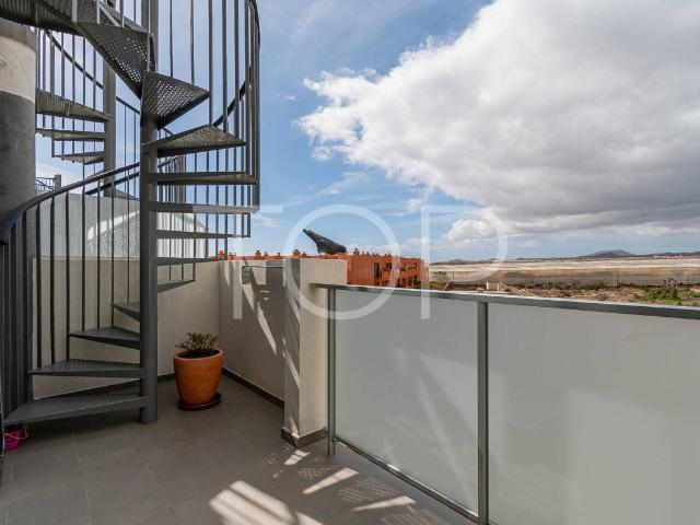 Estupendo ático dúplex con dos terrazas en La Tejita 61m² El Médano