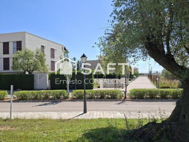 Estupendo Bajo esquinero con jardin privado en Panoramica golf