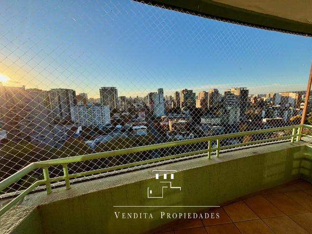 Estupendo departamento sobre parque ecuador