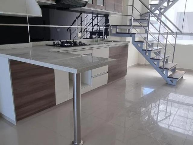 Estupendo duplex frente a parque en residencial privada de cerro colorado