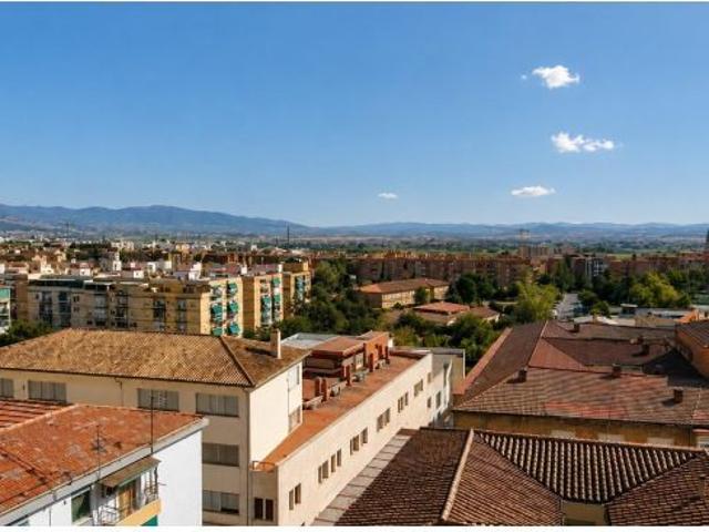 Estupendo piso ALQUILER TEMPORAL  3 habitaciones en Parque Almunia