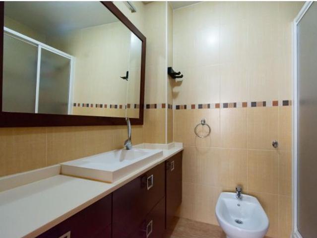 Estupendo piso bajo del año 2008, con patio, garaje y trastero