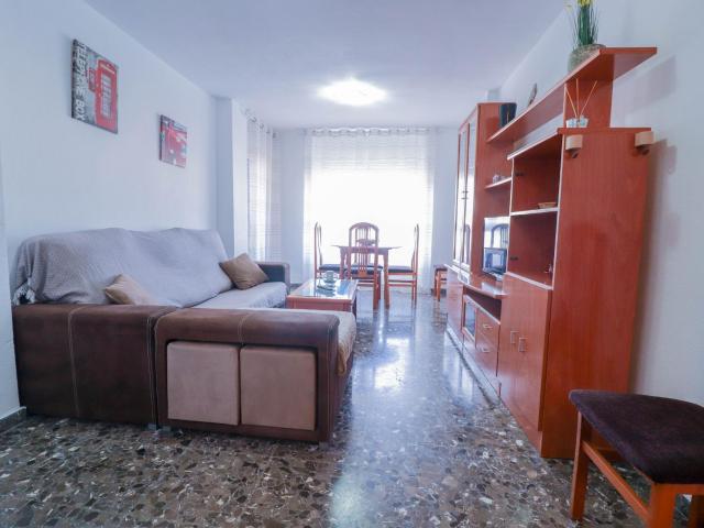 ESTUPENDO PISO DE TRES DORMITORIOS PARA TEMPORADA ESCOLAR