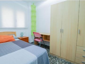 ESTUPENDO PISO DE TRES DORMITORIOS PARA TEMPORADA ESCOLAR