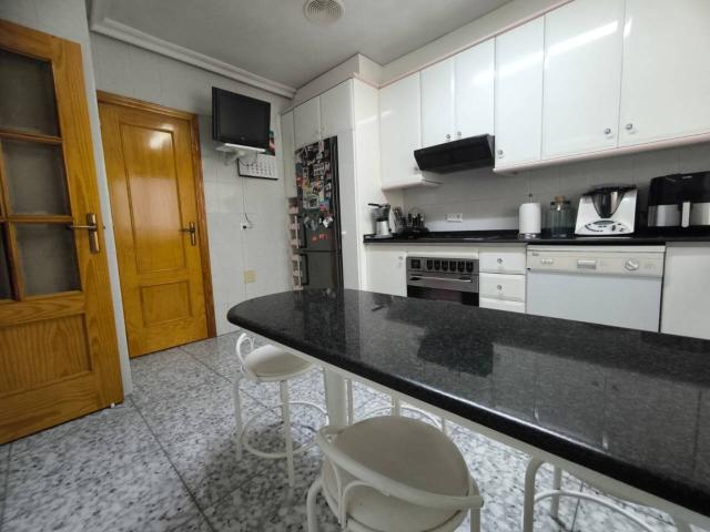 ¡Estupendo piso en venta en Molina, una oportunidad única en una zona inmejorable!