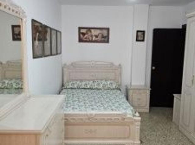 Estupendo piso en velez málaga avenida vivar tellez