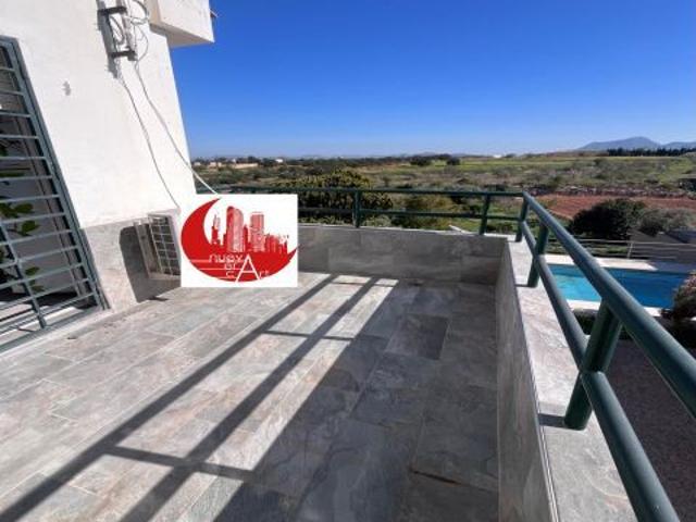 ¡Estupendo piso en VILLA RURAL EN ALQUILER de 3 dormitorios, piscina y jardín en La Magdalena!