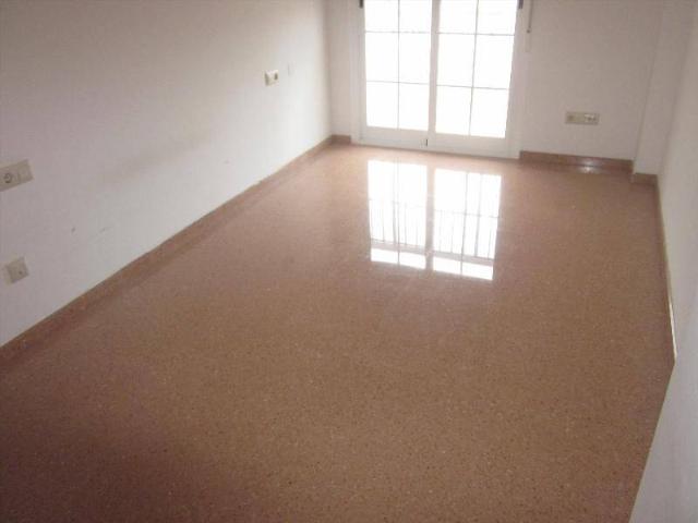 Estupendo piso en zona NUEVAS DE ELCHE