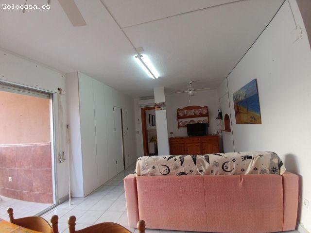 ¡Estupendo piso en alquiler de 2 habitaciones, 2 baños, terraza, plaza de garaje cubierta y unas pr