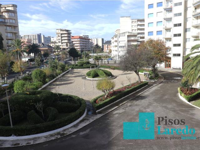 Estupendo piso en alquiler en Carlos V