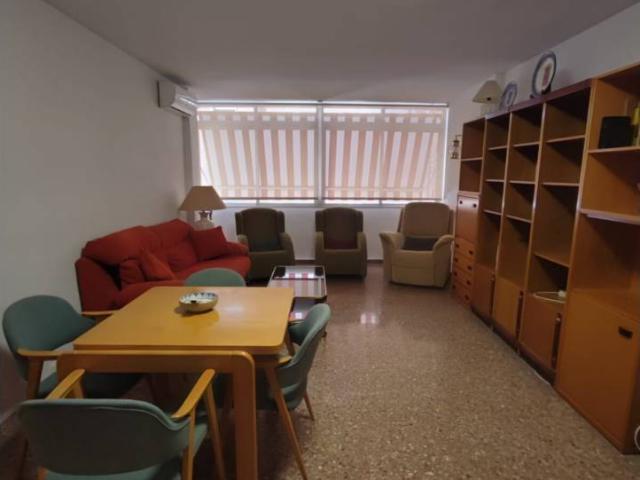 ¡Estupendo piso en alquiler en Santa María de Gracia!