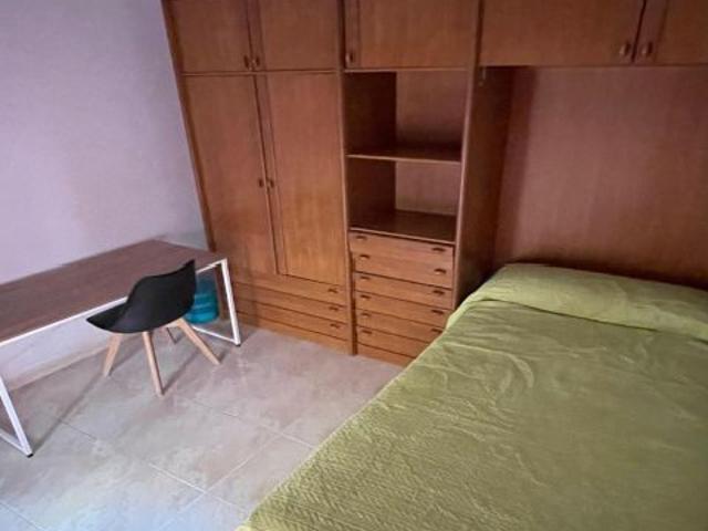 Estupendo piso Estudiantes 26/27 con calefaccion central y exterior