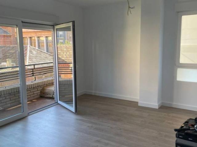 ¡Estupendo piso reformado en venta en zona Universidad!