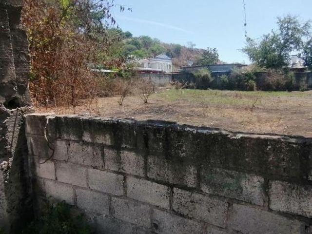 ESTUPENDO TERRENO EN ESQUINA CERCA DE LA CARRETERA EN EL CAPOMAL