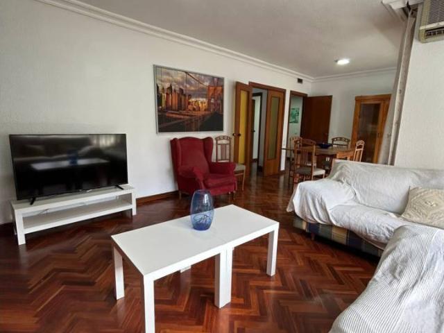 Estupendo y acogedor piso en alquiler en Vistalegre