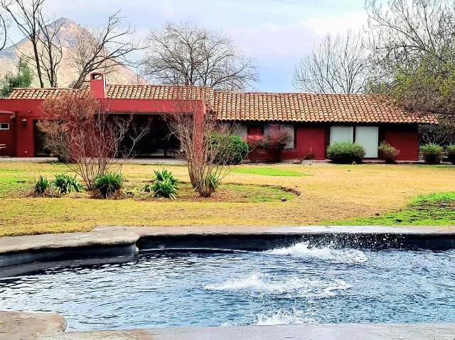 Estupenda Casa 4d3b+s En Exclusivo Condominio Chicureo 2