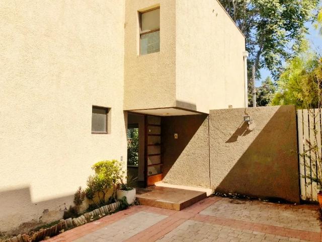 Estupenda Casa 2 Pisos En Condominio Familiar