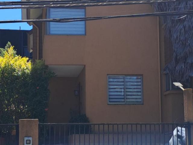 Estupenda casa andalué, 2 pisos mas mansarda 4d 4b