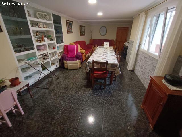 ESTUPENDA CASA CON PATIO, TERRAZA Y AMPLIA COCHERA