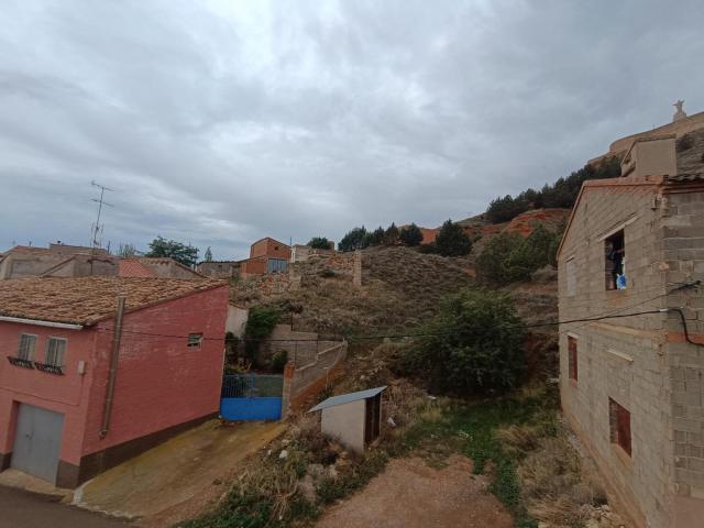 ESTUPENDA CASA CON PATIO, TERRAZA Y AMPLIA COCHERA
