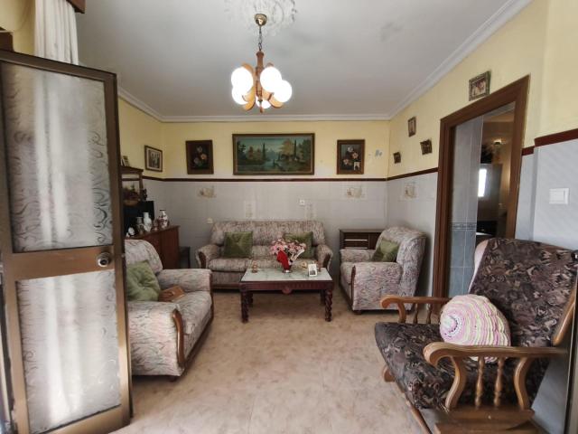 ESTUPENDA CASA EN EL CARPIO!