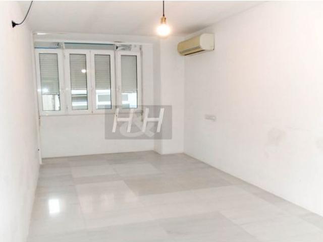 Estupenda casa en Blasco Ibáñez. / HH Asesores, Inmobiliaria en Burjassot/
