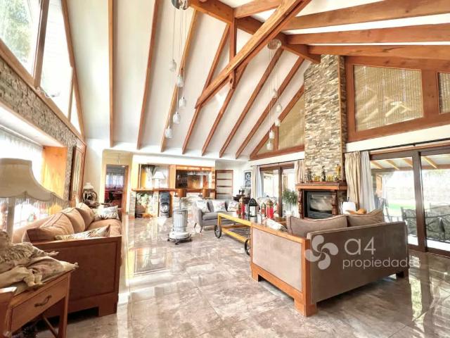 Estupenda Casa En Parcela, Condominio El Algarrobal Batuco. 5 dormitorios por 14400.00 en Lampa