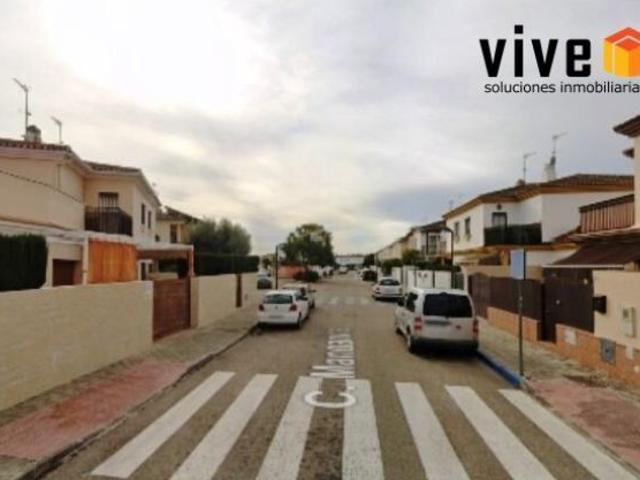 ESTUPENDA CASA PAREADA EN GELVES A LA VENTA. !