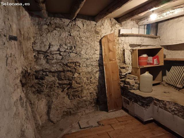 ESTUPENDA CASA SOLARIEGA EN PUERTOMINGALVO
