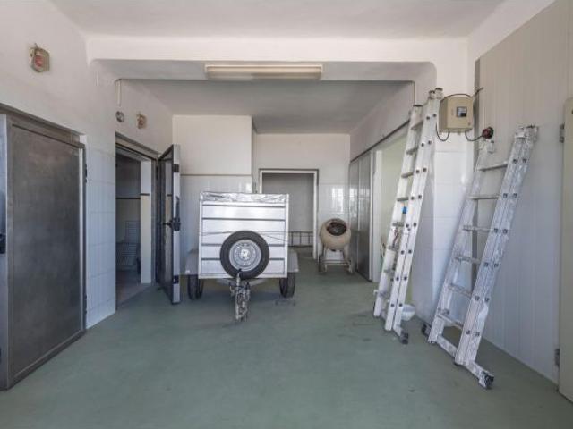 ¡ESTUPENDA FINCA RUSTICA PARA EXPLOTACION INDUSTRIAL CON GRAN CASA!