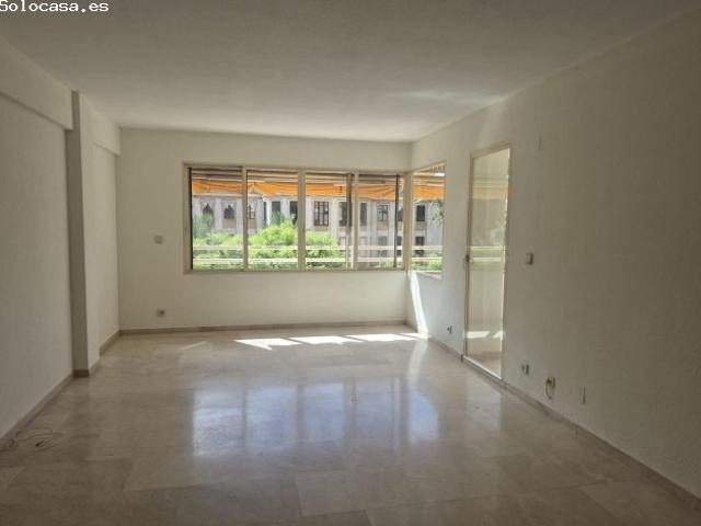 Estupenda vivienda con vistas a los jardines de la Diputación