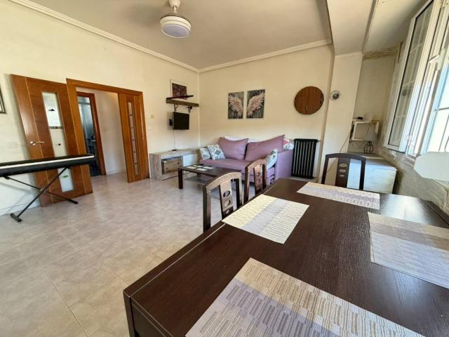 Estupenda vivienda de cuatro habitaciones