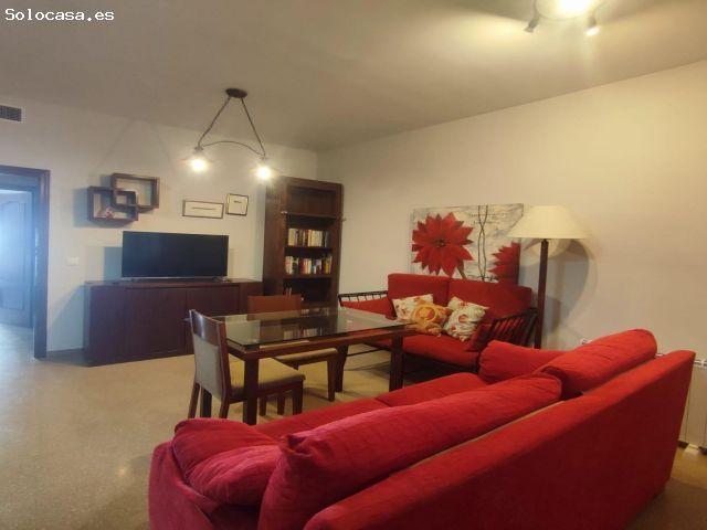 ESTUPENDA VIVIENDA JUNTO A LA AV. BARCELONA, DOS DORMITORIOS CON BALCONADA!